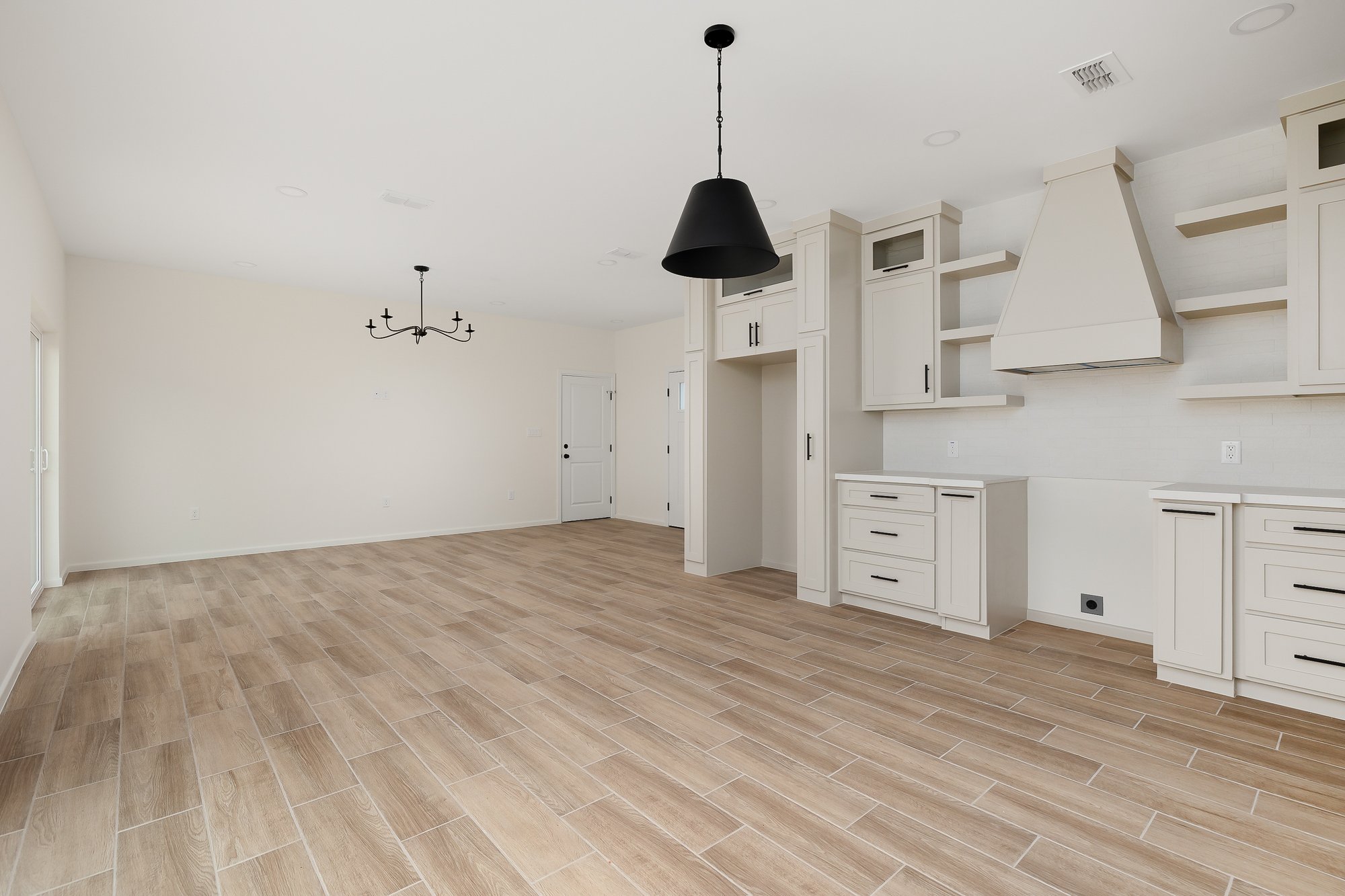 Stablewood · kitchen with sliding door to back yard